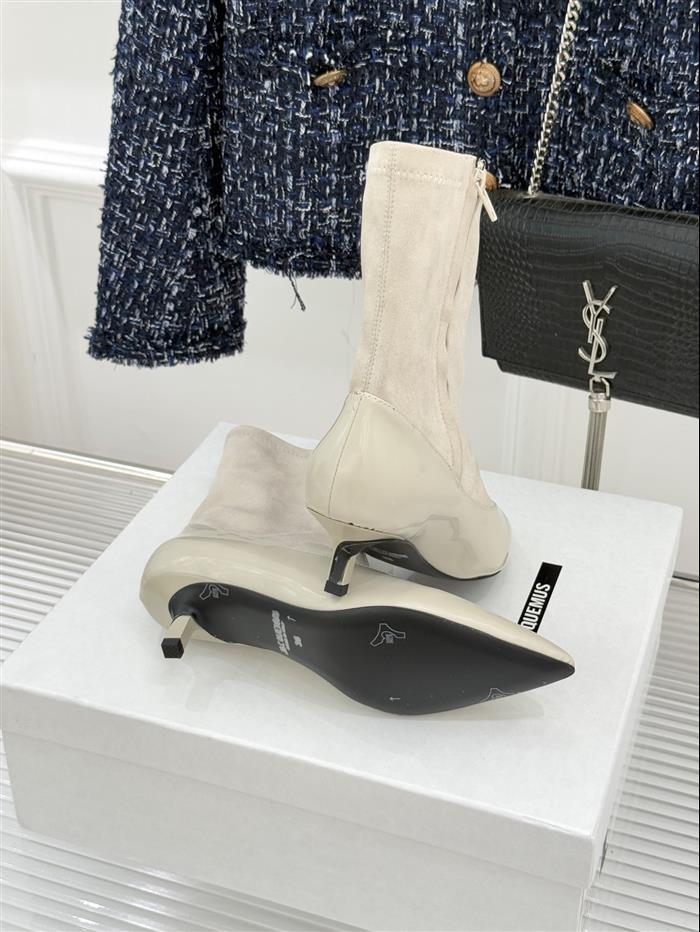 20251128174620643 370